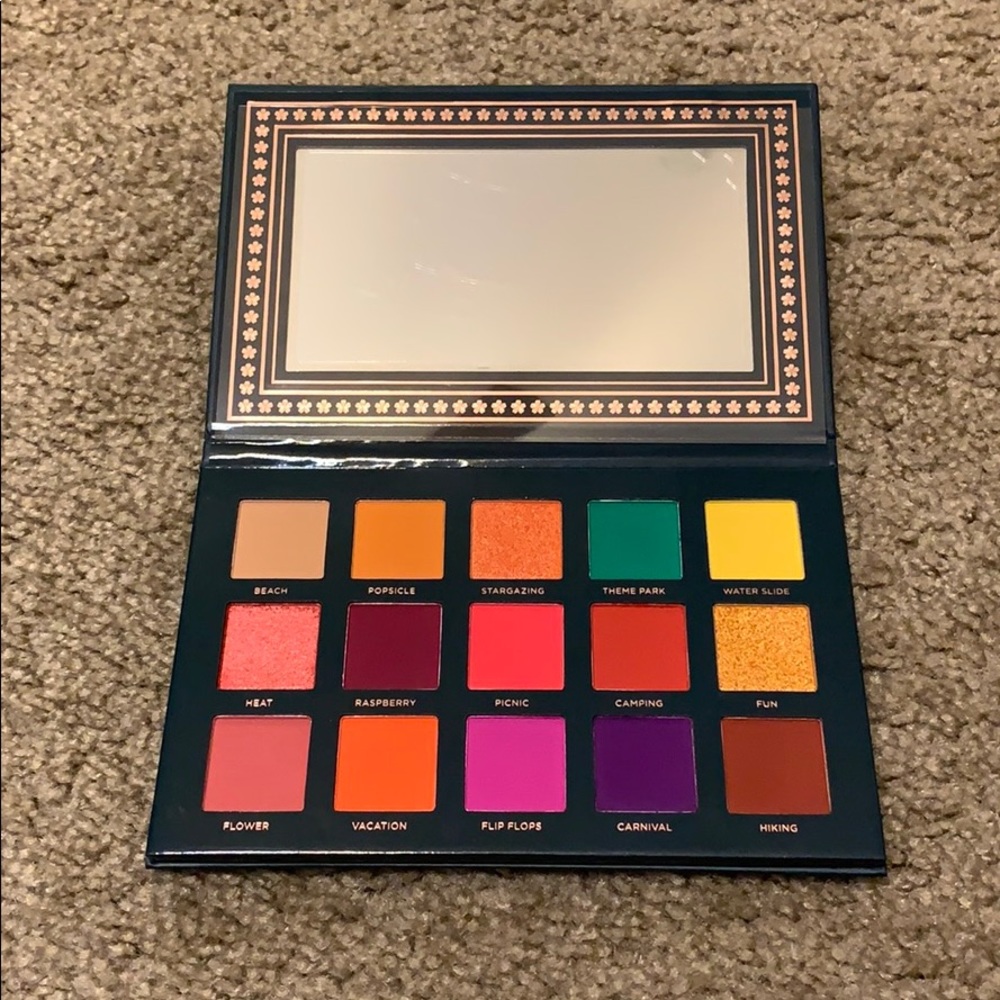 Ace Beaute Nostalgia Palette